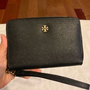 Authentic Tory Burch Smartphone Wristlet Wallet